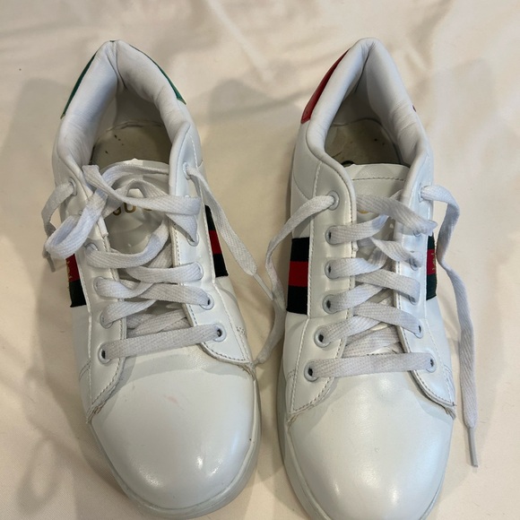 Gucci tennis shoes, not authentic - Picture 2 of 8